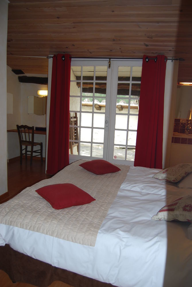 Couette-café Le Jardin De La Sals 2*